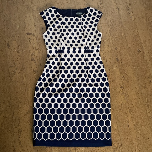 Connect Apparel geometric pattern, sheath, office work, business dress! Size 6 - Picture 16 of 17